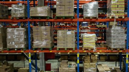 跨境電商“加速跑” 直擊上海港進(jìn)出口商品中轉(zhuǎn)倉(cāng)，透視貿(mào)易新脈動(dòng)